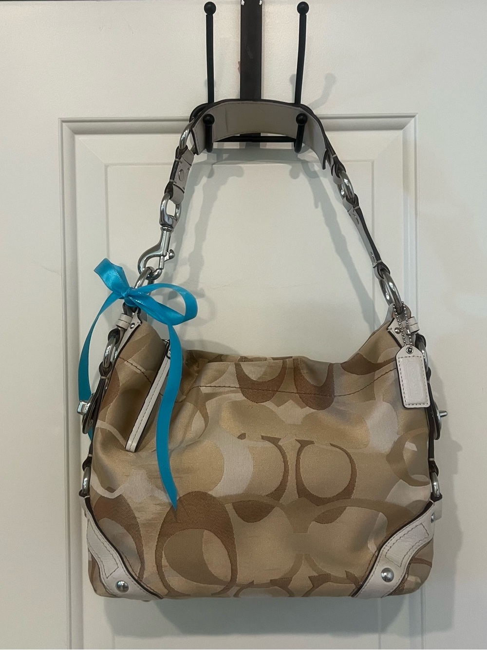 Vtg Coach Carly beige optic signature C with white leather silver hardware 11960